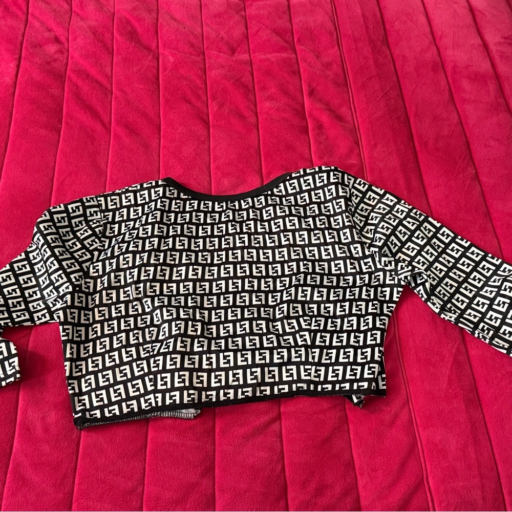 Black and White Patterned vest - image 3